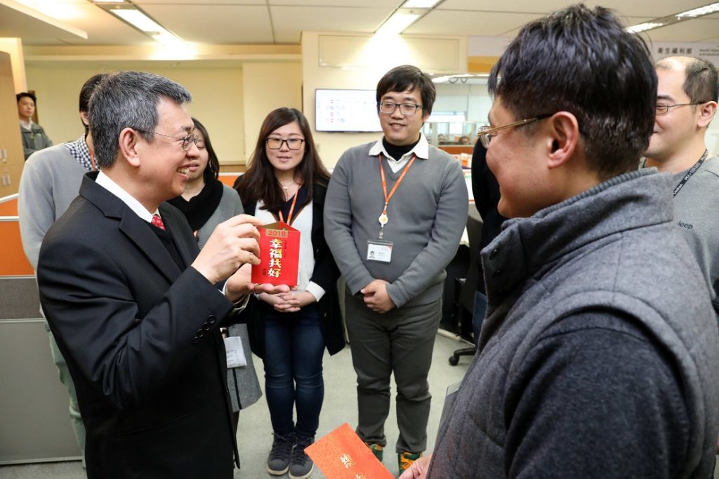 113專線春節無停歇 陳建仁副總統慰問展望會社工 113專線春節無停歇 陳建仁副總統慰問展望會社工