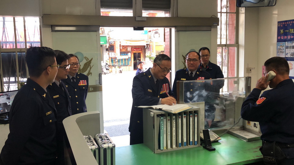 打氣與鼓勵 警政署長蒞臨礁溪分局 打氣與鼓勵 警政署長蒞臨礁溪分局