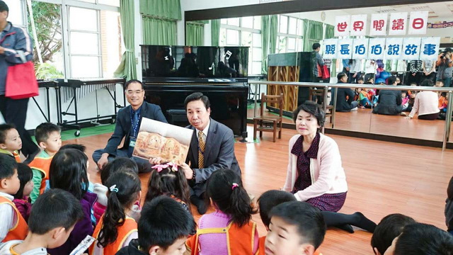 世界閱讀日　陳福海讓書香飄送金門全島