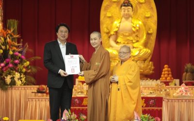 林市長出席浴佛大典　期許大家淨化心靈洗去不安