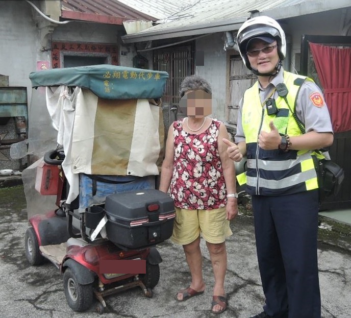 為民服務尋車　宜警溫馨協助失智老嫗尋回代步車
