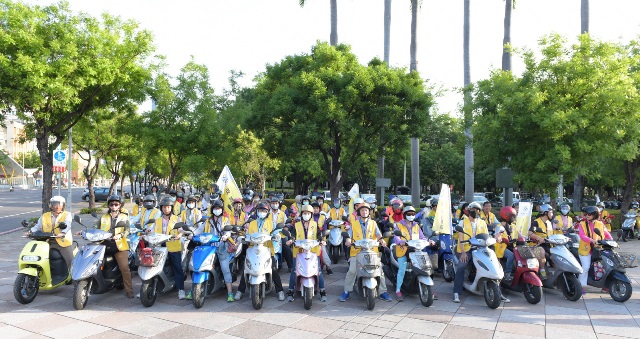 稅改團體百車高雄大遊行 喚醒公民法稅意識 稅改團體百車高雄大遊行 喚醒公民法稅意識
