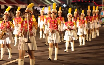 中元祭放水燈遊行　賴揆與賴姓宗親會一起踩街