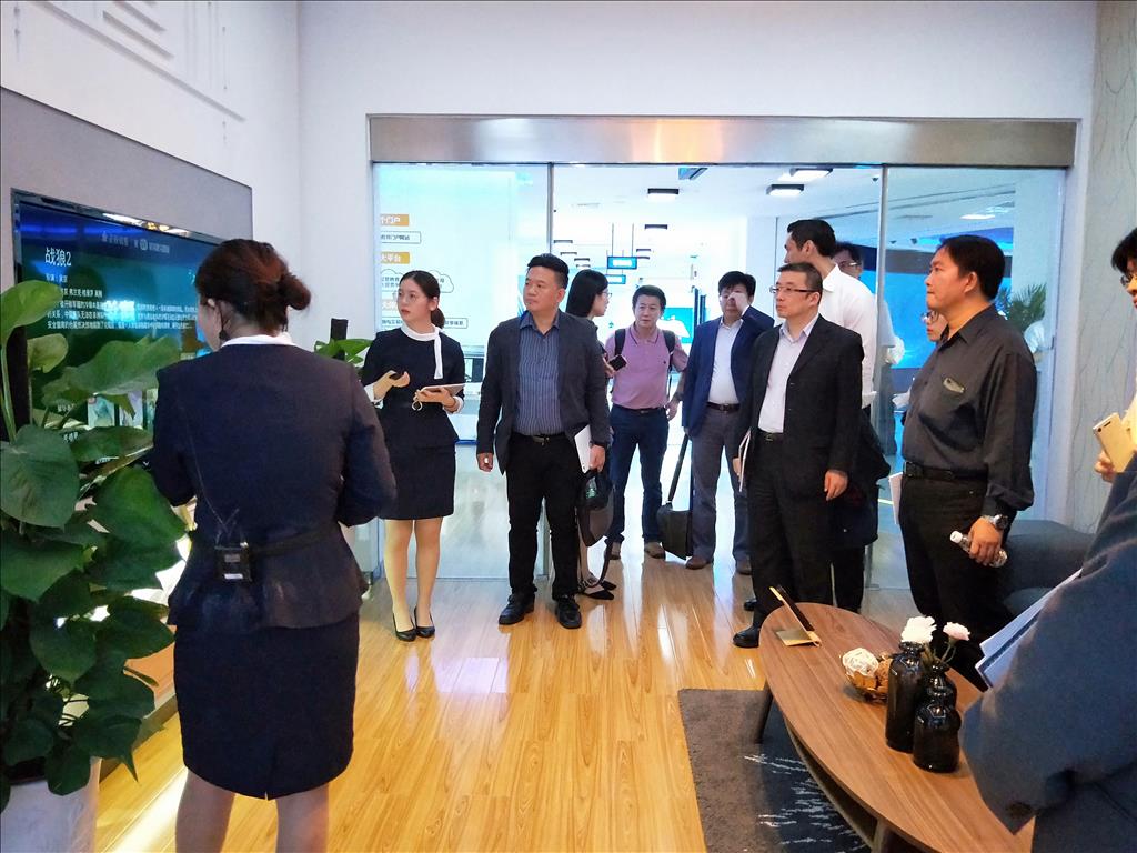 參觀電信智慧展廳