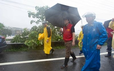 林市長雨中勘災　指示比照颱風進行災損補助