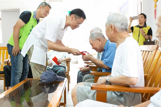 迎中秋　市府為安養機構長者加菜