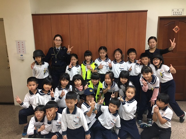 體驗一日小警察　學童參訪宜警分局民族所