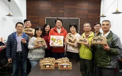 春節將屆　林市長偕夫人送發糕慰勞媒體記者暨服勤同仁