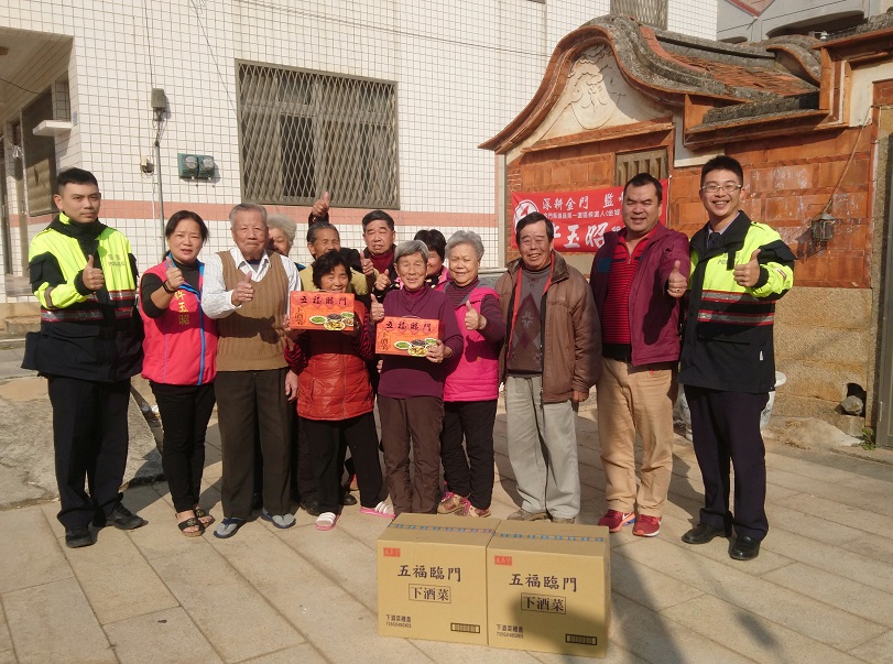 許玉昭議員暨榜林村老人會　歲末慰問金寧分駐所員警