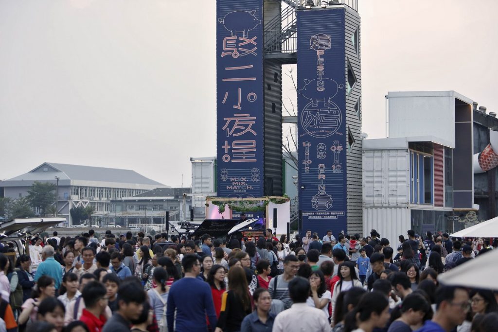 高雄春節人氣旺　交通及景點人數創新高