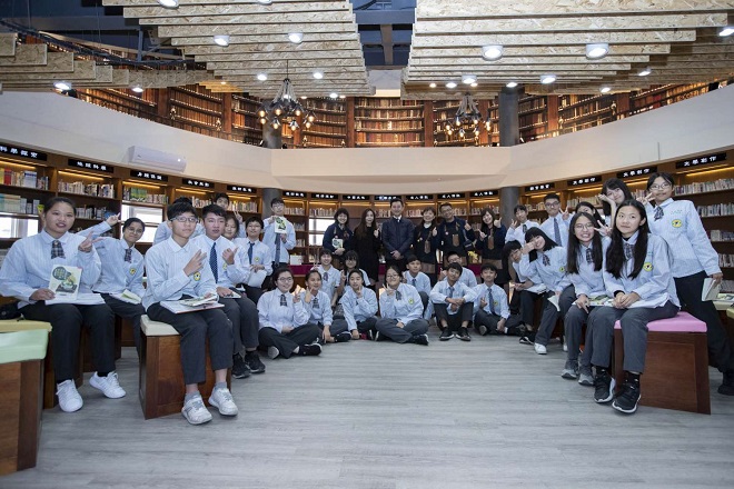 竹光國中社區共讀站揭牌　環形閱讀空間彷彿霍格華茲圖書館