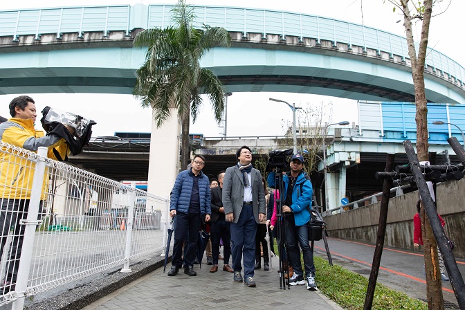 成功國小通學步道完工　林右昌:「以校園為核心」只差最後一哩路