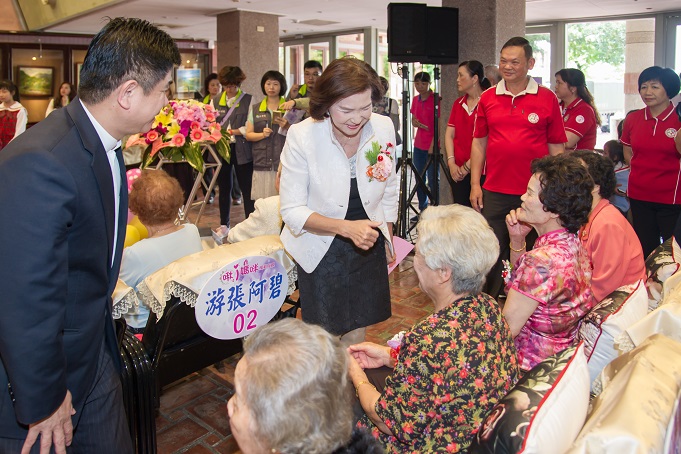 母儀群倫 林姿妙縣長表揚19位宜蘭縣模範母親代表 母儀群倫 林姿妙縣長表揚19位宜蘭縣模範母親代表