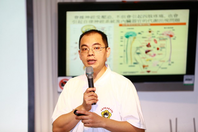 脊椎不正百病生 整脊達人教你自我檢測 脊椎不正百病生 整脊達人教你自我檢測