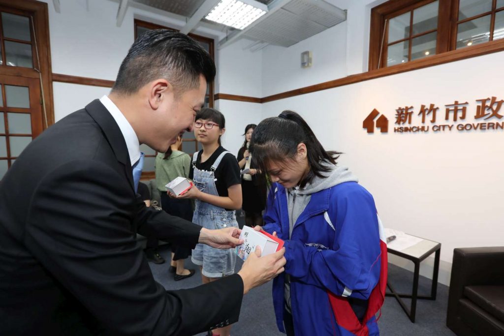 林智堅市長接見總統教育獎得主　二位小鬥士「逆境向上　勇者無懼」