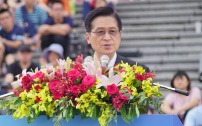 高中儀隊競賽親參加 嚴德發:深深以儀隊為榮! 高中儀隊競賽親參加 嚴德發:深深以儀隊為榮!