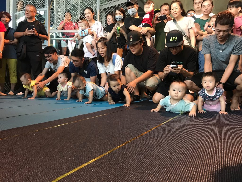爬爬造-暑期親子活動日 海科館人潮多 爬爬造-暑期親子活動日 海科館人潮多