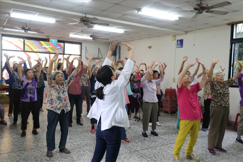 重陽敬老送「健康」 中醫師社區教養生 重陽敬老送「健康」 中醫師社區教養生