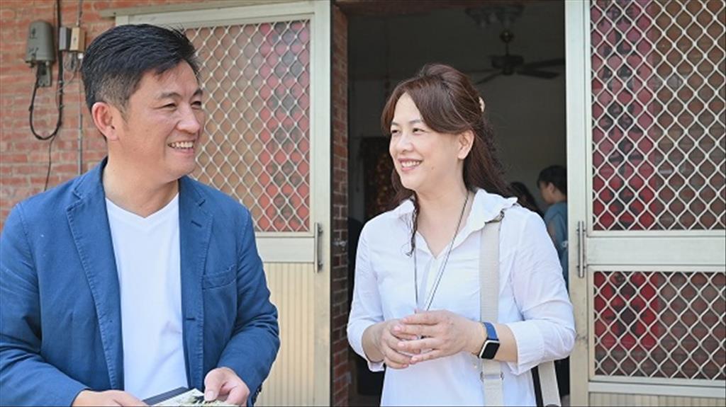 竹市立委參選人鄭宏輝挺石虎 　攜手畫家丘璦珍共同守護石虎