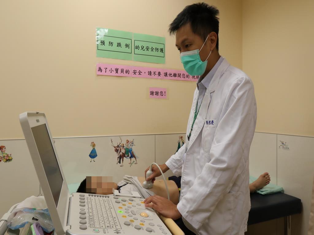 常喝糖類高飲料 小四童重七十五公斤如「胖虎」超標患脂肪肝炎 常喝糖類高飲料 小四童重七十五公斤如「胖虎」超標患脂肪肝炎