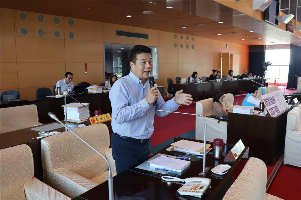 台中海線納骨塔位嚴重不足 議員陳廷秀請求民政局趕緊增建塔位 台中海線納骨塔位嚴重不足 議員陳廷秀請求民政局趕緊增建塔位