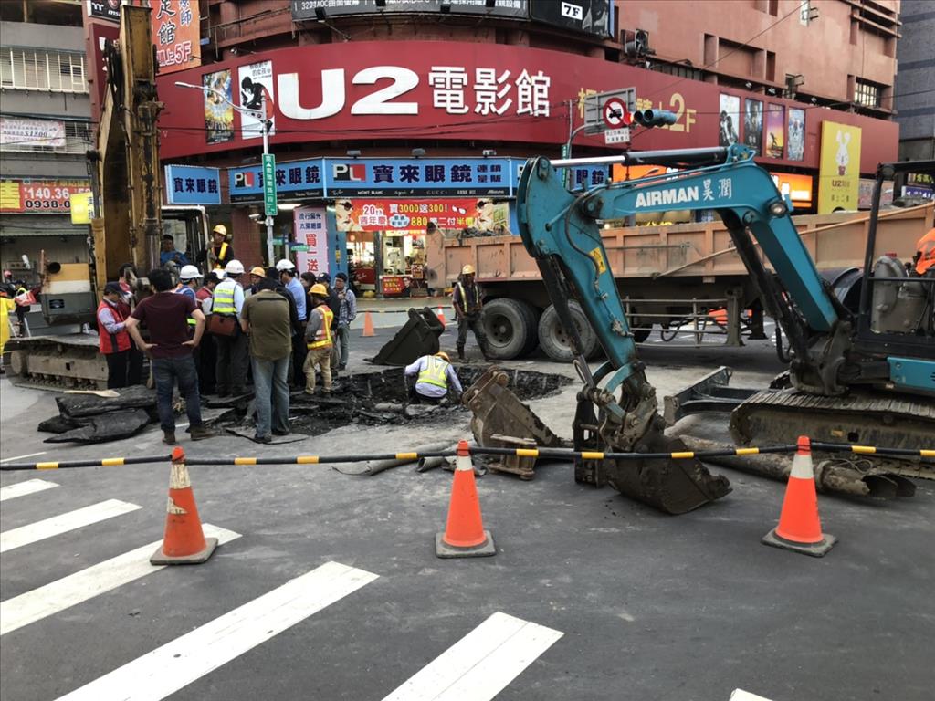 板橋區自來水管破裂 市府督促台水全力搶修中