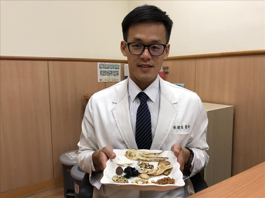 台中慈濟醫院立冬素補 中醫師提醒要補對 台中慈濟醫院立冬素補 中醫師提醒要補對