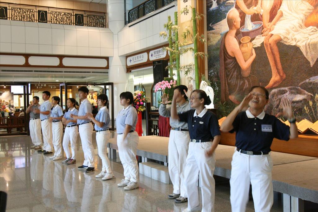慈少親子班病房送祝福 體會病苦珍惜幸福 慈少親子班病房送祝福 體會病苦珍惜幸福