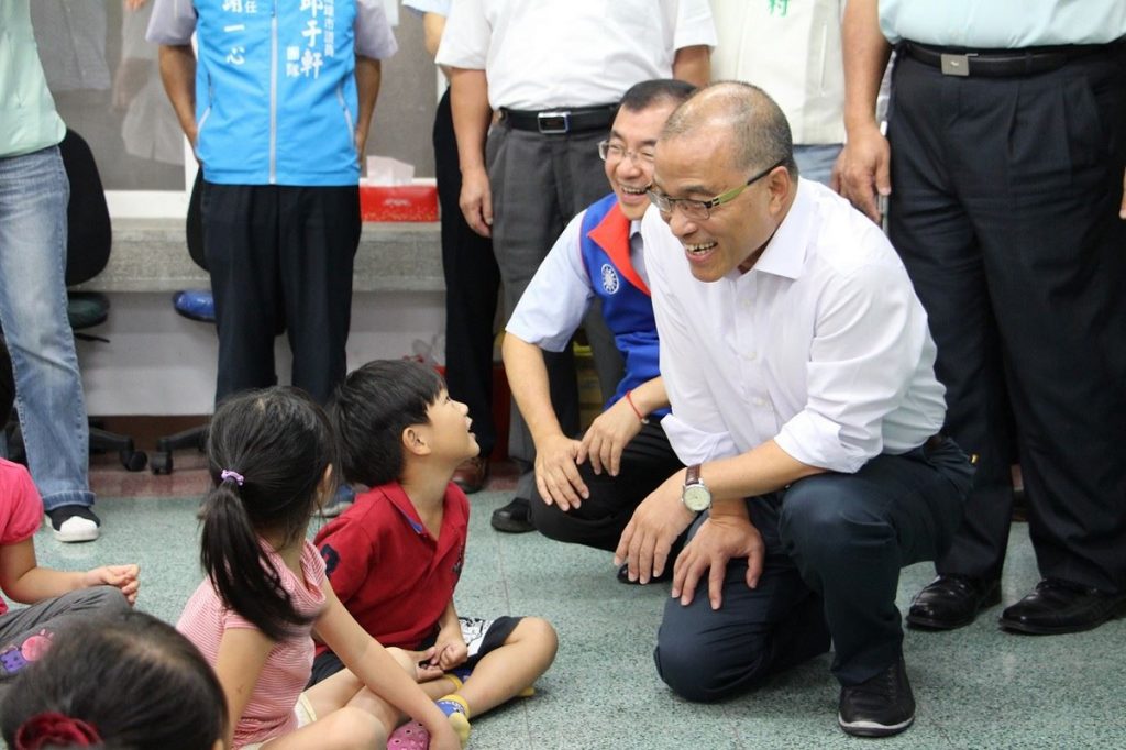 副市長葉匡時視察幼兒園及公托中心