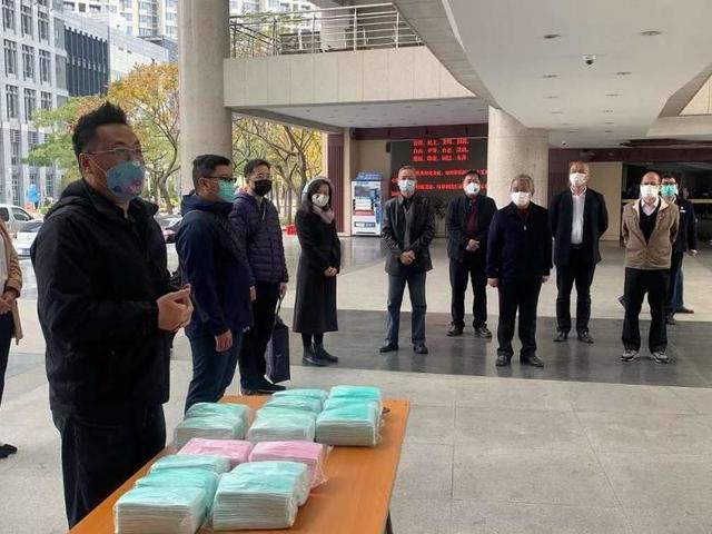 血濃於水休戚與共 臺灣青年與大陸同胞並肩戰疫 血濃於水休戚與共 臺灣青年與大陸同胞並肩戰疫