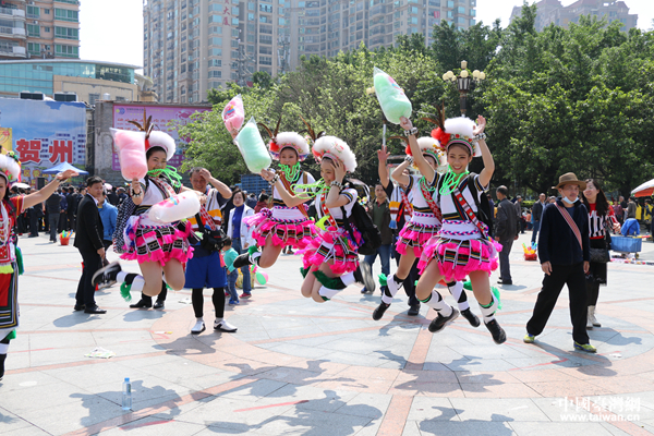 歡度壯族三月三共訴思念情　花蓮原住民“雲上”對山歌