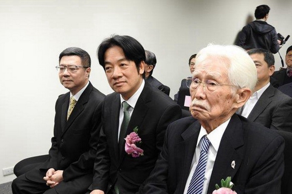 玩火搞制憲公投 陸重批絕路一條! 玩火搞制憲公投 陸重批絕路一條!