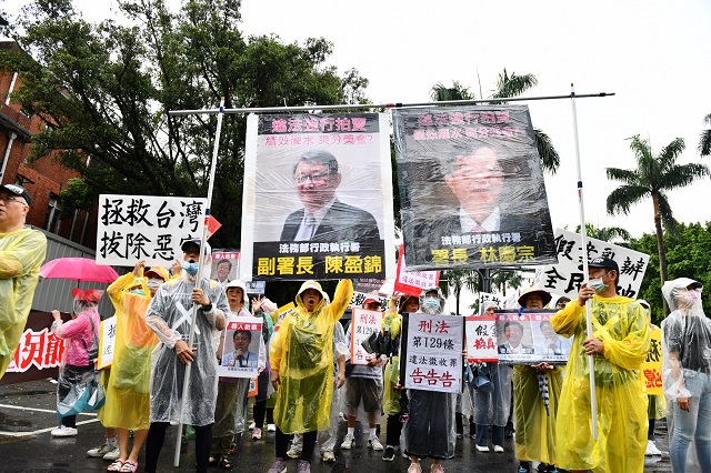 反造假大遊行愛臺灣不分顏色 九零後世代向小英總統告狀