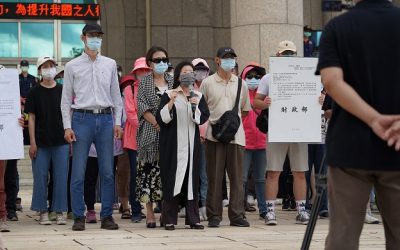 人權已死?警察街頭隨機逮捕 聲援太極門六旬志工 人權已死?警察街頭隨機逮捕 聲援太極門六旬志工