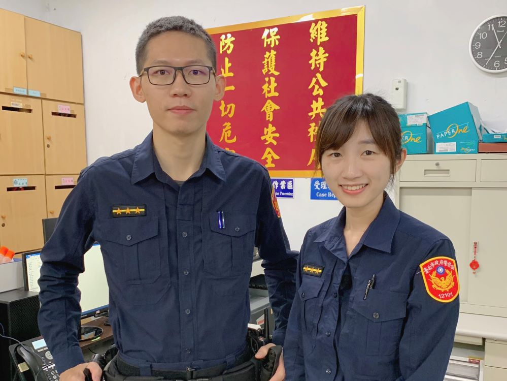 圖二：內湖分局大湖派出所警員胡雅婷（右）、謝承樺