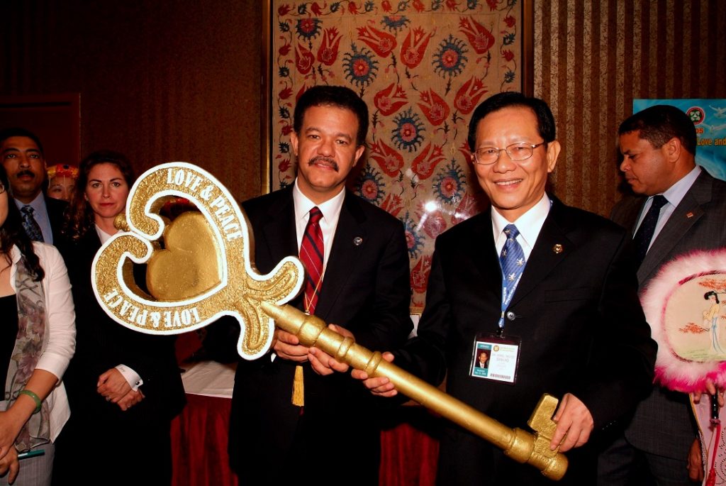 聯合國國際民主日太極門掌門人呼籲:真正的民主是愛與和平
