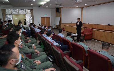 嚴德發:動員所有力量 一定要把蔣上校找回來 嚴德發:動員所有力量 一定要把蔣上校找回來