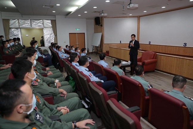 嚴德發:動員所有力量 一定要把蔣上校找回來 嚴德發:動員所有力量 一定要把蔣上校找回來