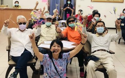 劉鈺琴老師用繪本故事唸讀 帶動榮家長輩樂活身心 劉鈺琴老師用繪本故事唸讀 帶動榮家長輩樂活身心