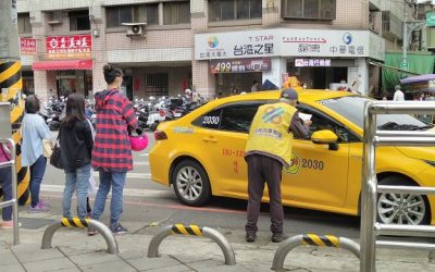 倡議法稅改革假日無休 市場小販為志工打折表達支持 倡議法稅改革假日無休 市場小販為志工打折表達支持