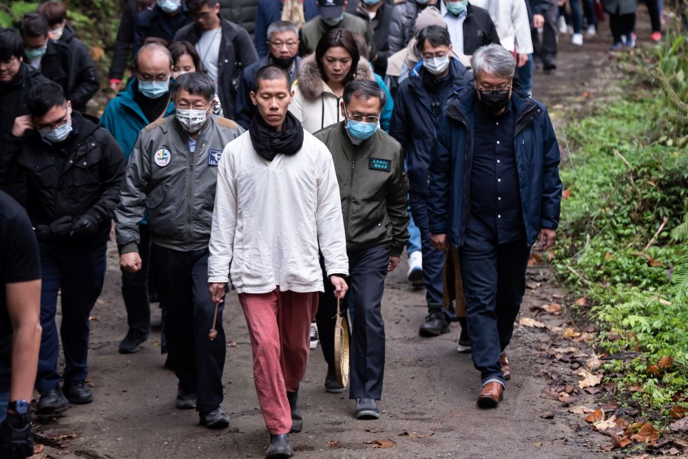 柯文哲市長與現場貴賓體驗雲腳行程.