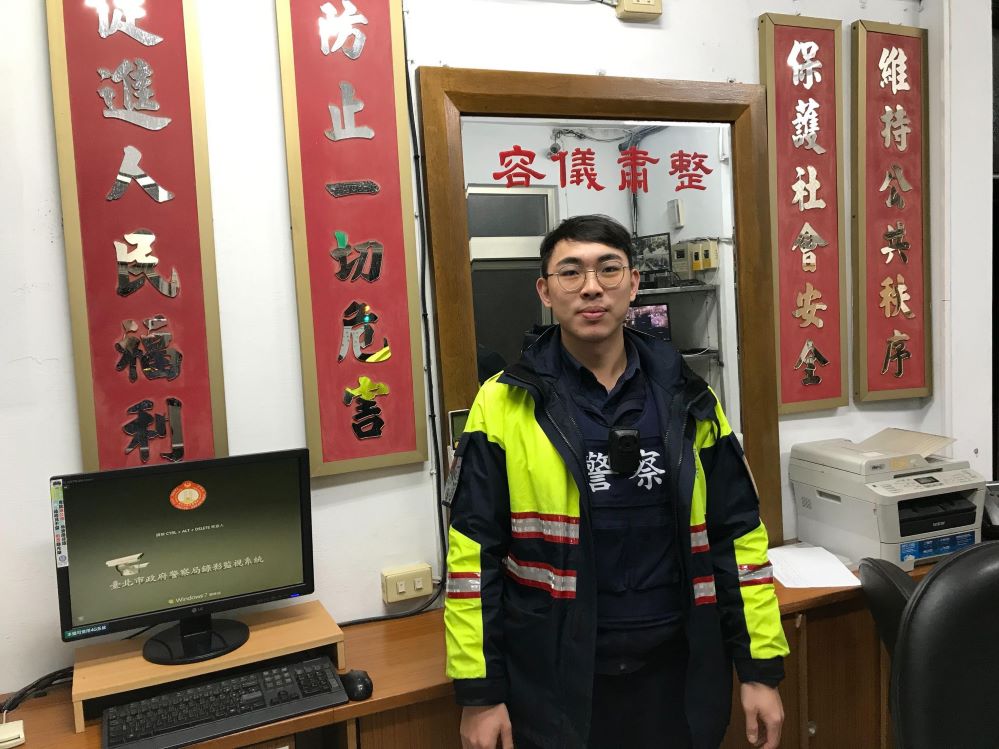 南港警寒冬送暖　即刻救援失智迷途翁
