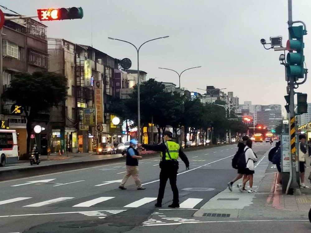 春節保母不打烊-南港交通「警」順暢