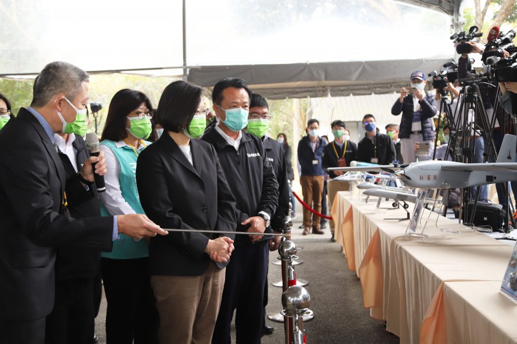 蔡總統訪視嘉義 支持嘉義縣成為航太及無人機重鎮 蔡總統訪視嘉義 支持嘉義縣成為航太及無人機重鎮