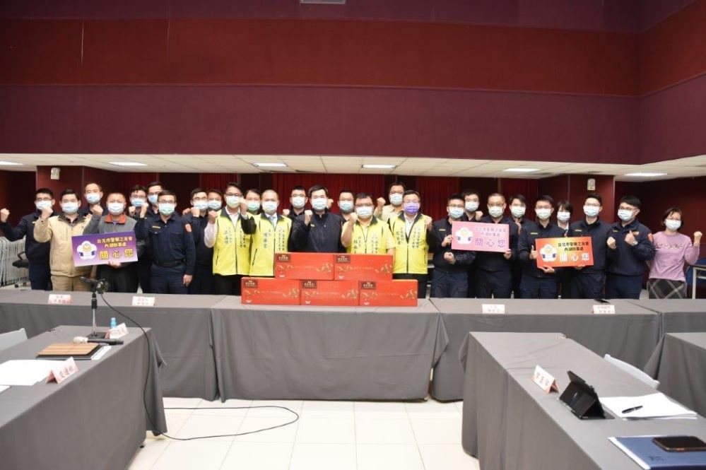 警友會貴賓與內湖分局內外單位主管合影