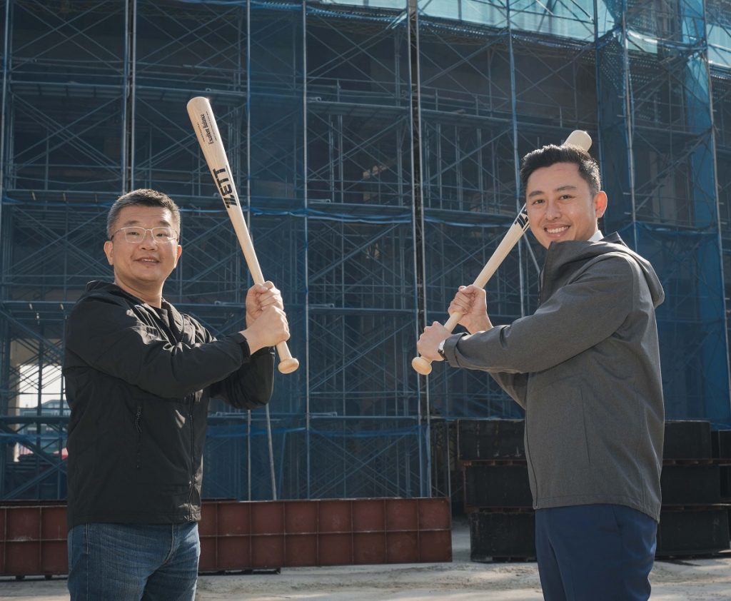 林智堅偕中職會長蔡其昌 視察新竹市立棒球場工程 林智堅偕中職會長蔡其昌 視察新竹市立棒球場工程