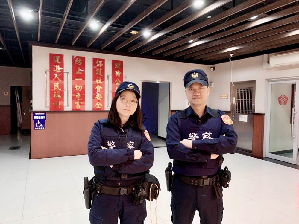 女子徒步夜行跌倒受傷　警、消即時協助安撫送醫