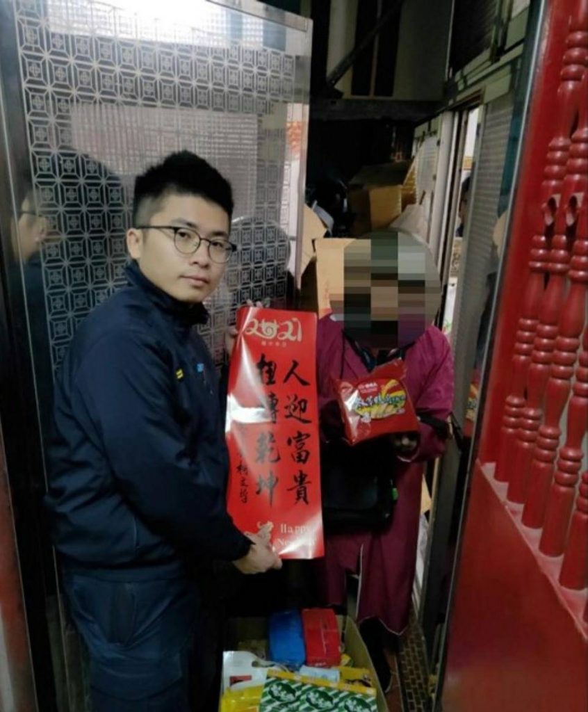 小小驚喜大大溫暖 員警年前溫馨送暖 小小驚喜大大溫暖 員警年前溫馨送暖