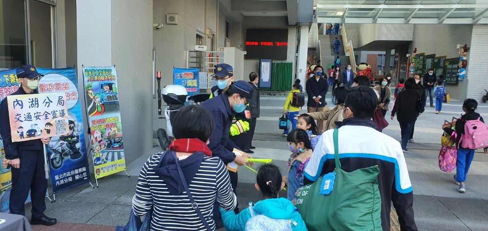 圖五：內湖警於潭美國小宣導情形