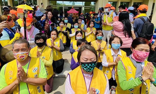 法稅改革聯盟志工進香祈求白沙屯媽祖護佑改革